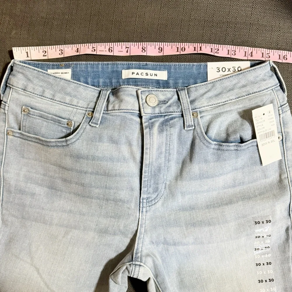 Pacsun NWT Stacked Skinny Jeans in Antique Light Wash Size 30 x 30 - Picture 8 of 11